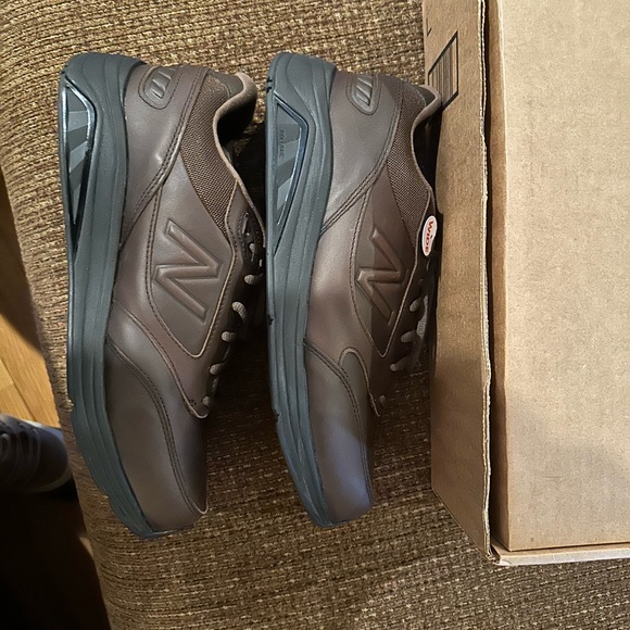 NEW BALANCE men’s 928v2 Walking Shoes - Picture 11 of 16